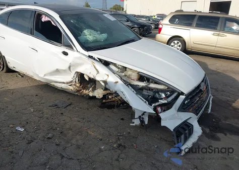 2021 Hyundai Sonata N Line z USA, uszkodzony, nr VIN 5NPEK4JC3MH125843